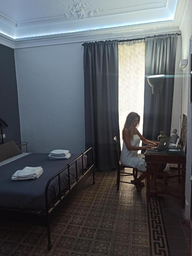 Dimora Lucia Apartment Catania Bagian luar foto