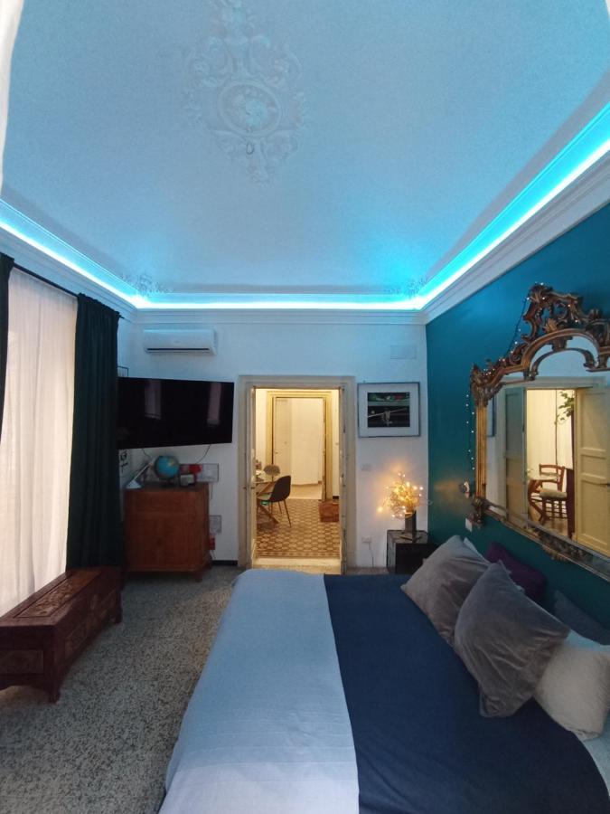 Dimora Lucia Apartment Catania Bagian luar foto