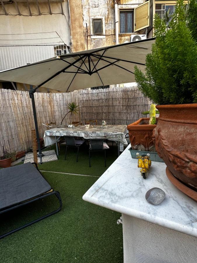 Dimora Lucia Apartment Catania Bagian luar foto